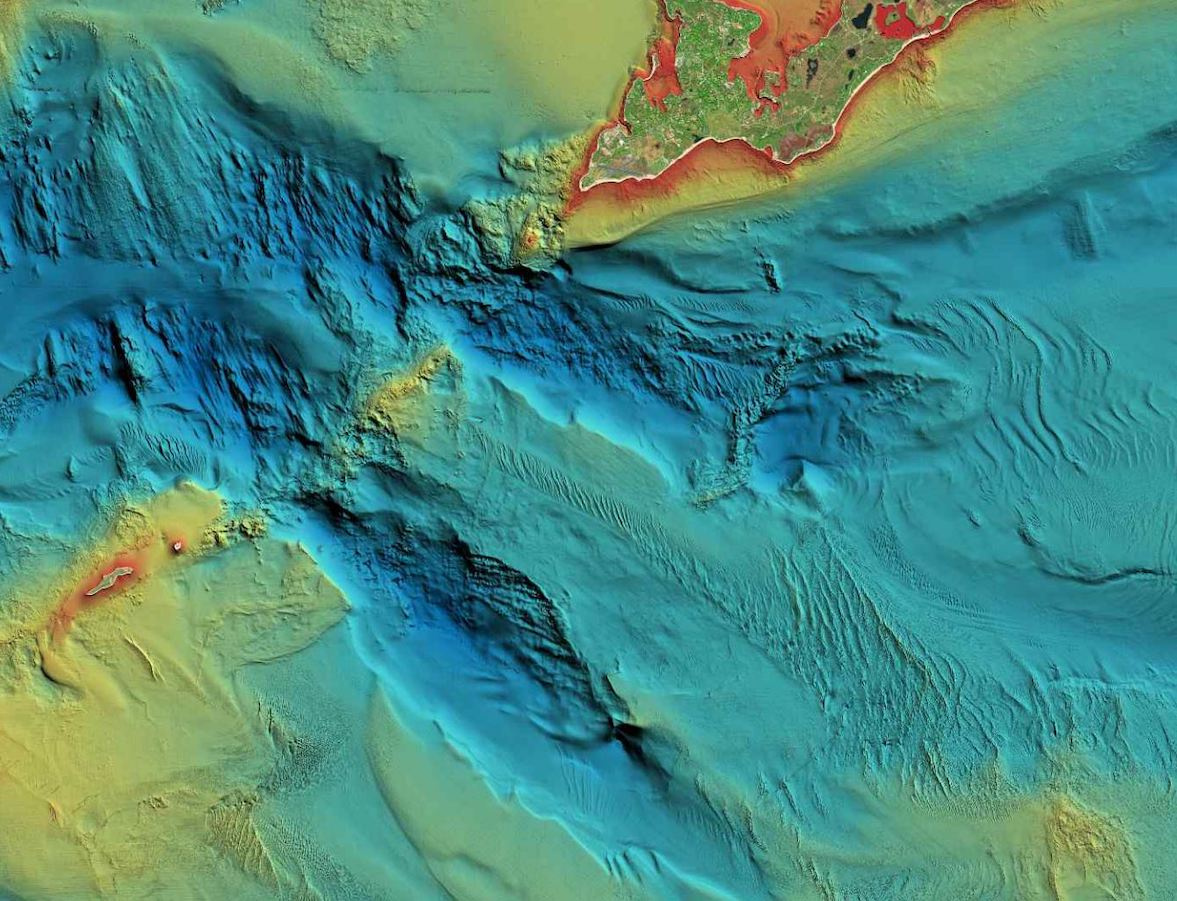 Navionics Platinum + Charts